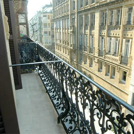 Friendly Bergara Apartman *